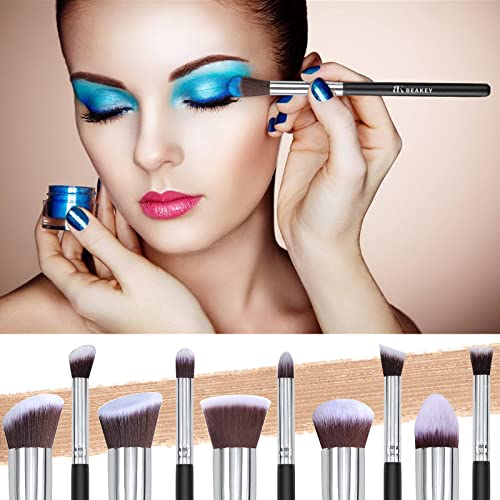 BEAKEY Makeup Brush Set with Makeup Sponge and Brush Cleaner
