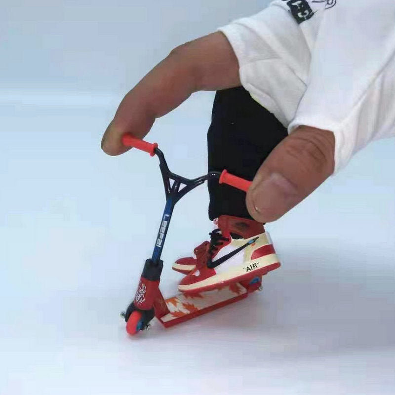 Mini Fingertip Pedal Car Skateboard Toy